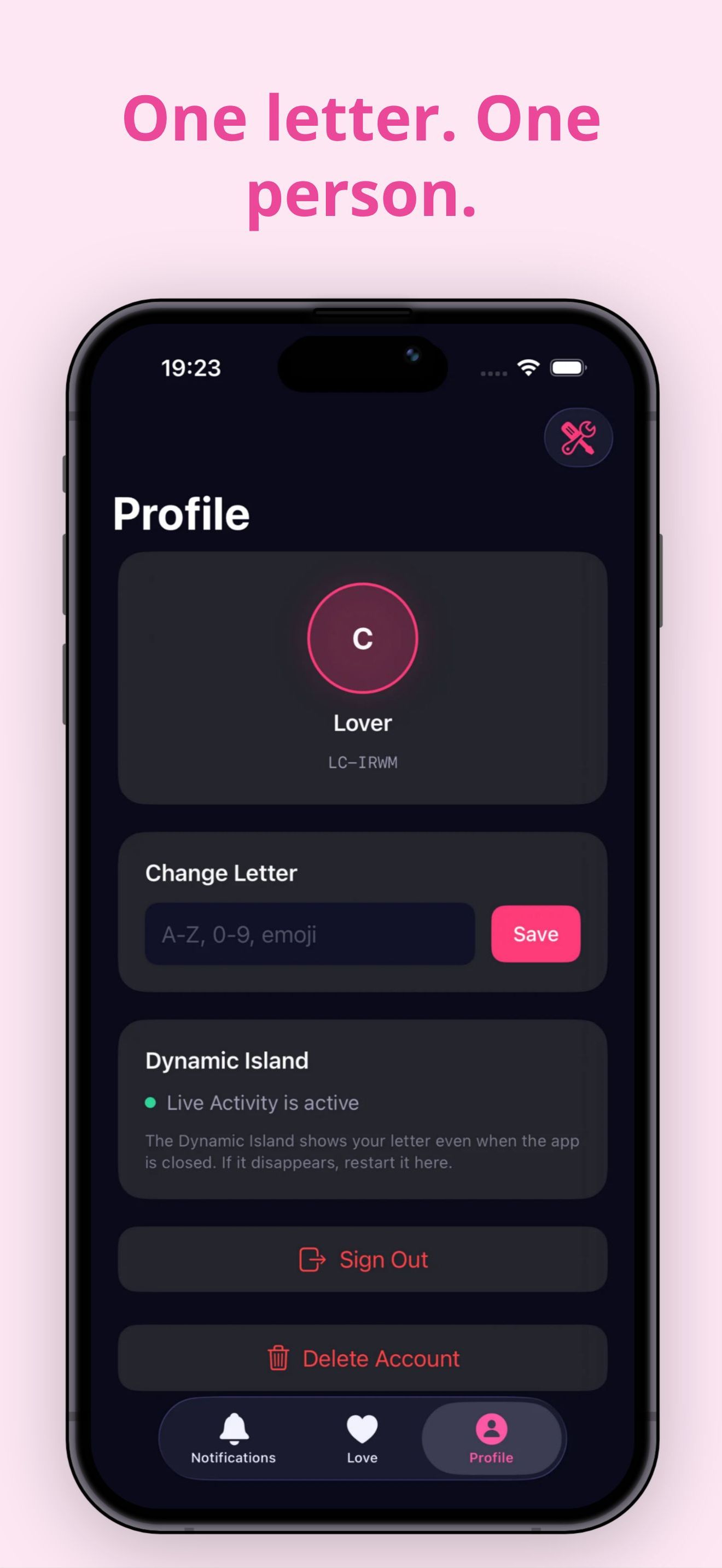 Profile screen showing user letter C, name, invite code, and settings